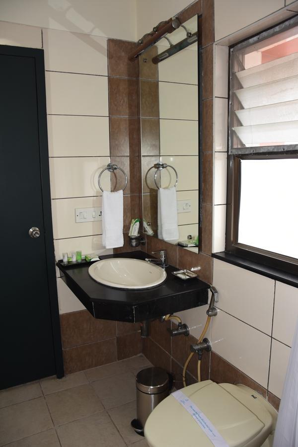 Ulo Chennai Deluxe Exterior foto